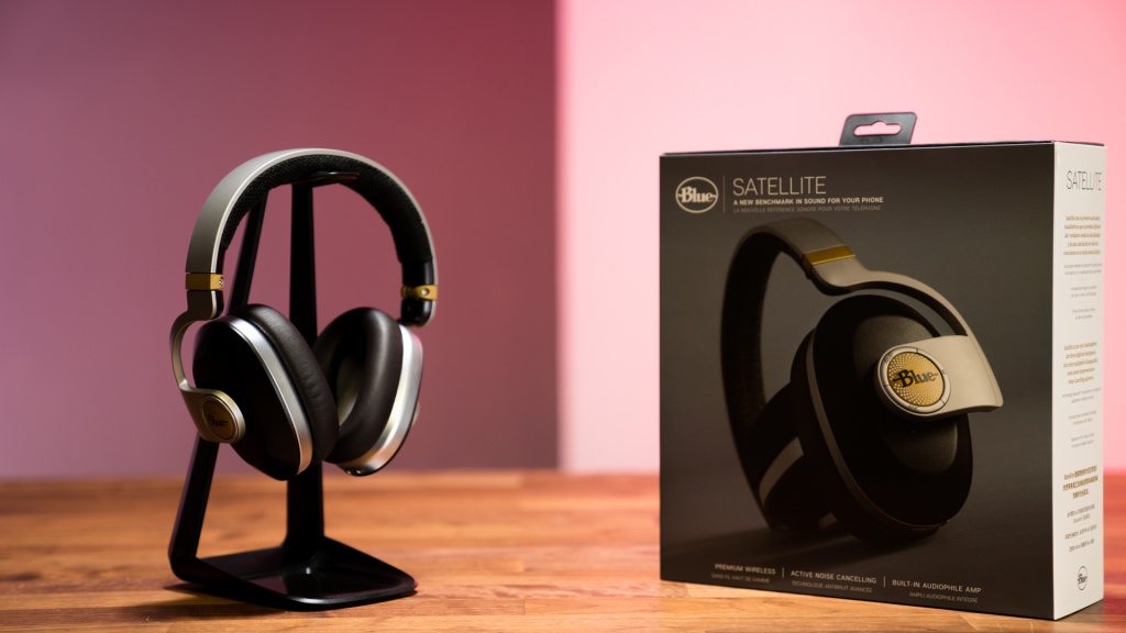 blue-satellite-headphones (2).jpg blue-satellite-headphones (2).jpg